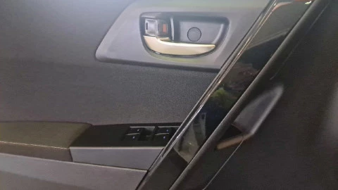 Toyota Auris 1.8 140H Hybrid Feel!