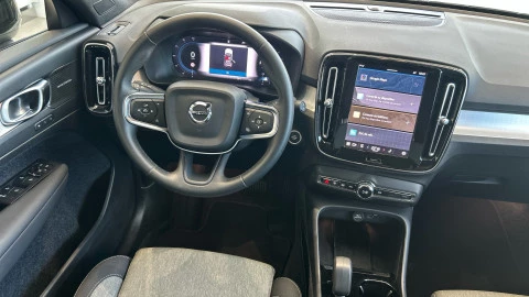 Volvo XC40 2.0 B3 G Plus Dark Auto