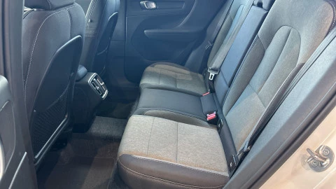 Volvo XC40 2.0 B3 G Plus Dark Auto