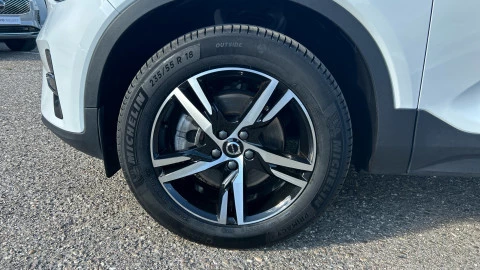 Volvo XC40 2.0 B3 G Plus Dark Auto