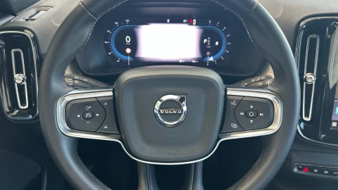 Volvo XC40 2.0 B3 G Plus Dark Auto