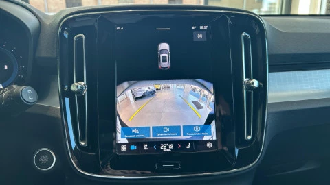 Volvo XC40 2.0 B3 G Plus Dark Auto