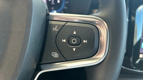 Volvo XC40 2.0 B3 G Plus Dark Auto