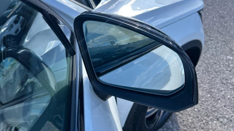 Volvo XC40 2.0 B3 G Plus Dark Auto