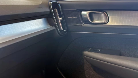 Volvo XC40 2.0 B3 G Plus Dark Auto