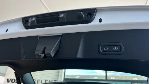 Volvo XC40 2.0 B3 G Plus Dark Auto
