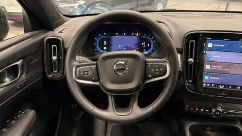 Volvo XC40 B3 G Plus Dark Auto 120 kW (163 CV)