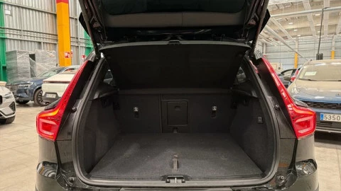 Volvo XC40 B3 G Plus Dark Auto 120 kW (163 CV)