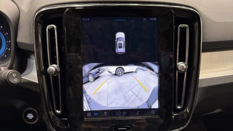 Volvo XC40 B3 G Plus Dark Auto 120 kW (163 CV)