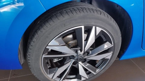 Peugeot 308 5P Allure Hybrid 180 eEAT8