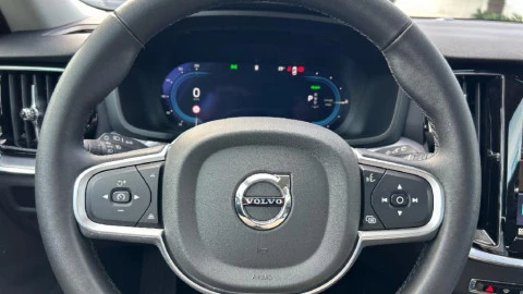 Volvo V60 2.0 T6 AWD Recharge Core Auto