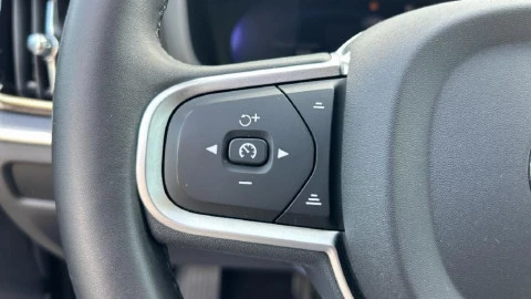 Volvo V60 2.0 T6 AWD Recharge Core Auto