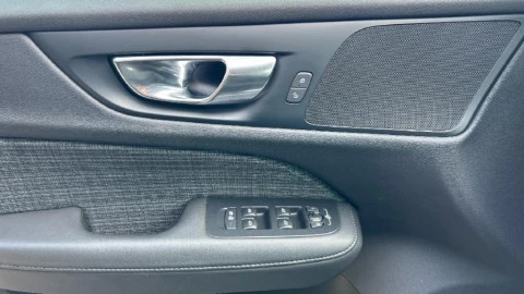 Volvo V60 2.0 T6 AWD Recharge Core Auto