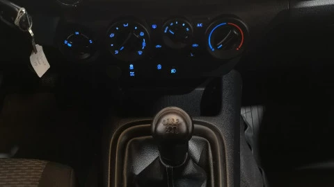 Toyota Hilux 2.4 D4D Cabina Doble GX