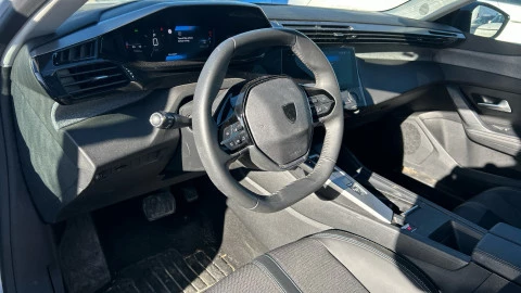 Peugeot 308 5P Allure Hybrid MHEV 145 e-DCS6