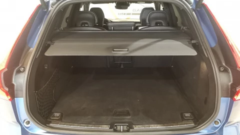 Volvo XC60 2.0 D4 R-Design Auto