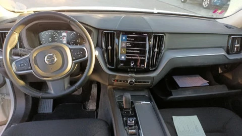 Volvo XC60 2.0 B4 G Momentum Pro Auto