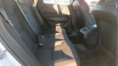 Volvo XC60 2.0 B4 G Momentum Pro Auto