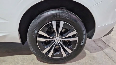 Volvo XC60 2.0 B4 G Momentum Pro Auto