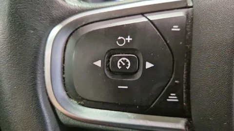 Volvo XC60 2.0 B4 G Momentum Pro Auto