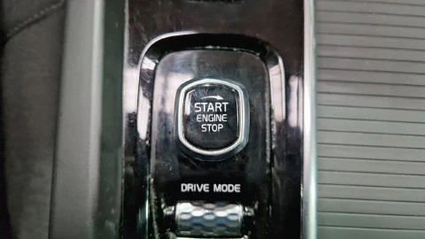 Volvo XC60 2.0 B4 G Momentum Pro Auto