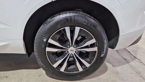 Volvo XC60 2.0 B4 G Momentum Pro Auto