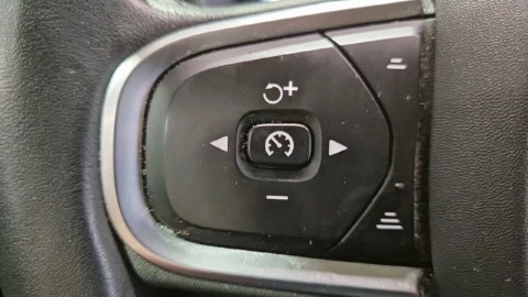 Volvo XC60 2.0 B4 G Momentum Pro Auto