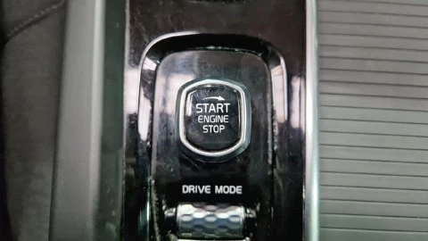 Volvo XC60 2.0 B4 G Momentum Pro Auto