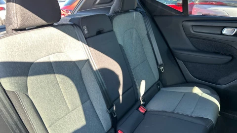 Volvo XC40 2.0 B3 G Momentum Core Auto