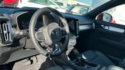 Volvo XC40 2.0 B3 G Momentum Core Auto