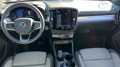 Volvo XC40 2.0 B3 G Momentum Core Auto