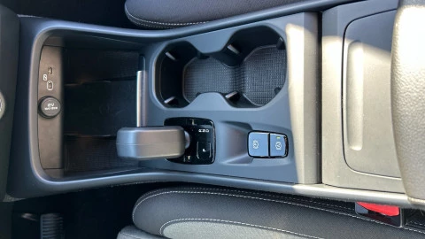 Volvo XC40 2.0 B3 G Momentum Core Auto