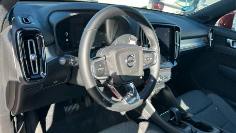 Volvo XC40 2.0 B3 G Momentum Core Auto