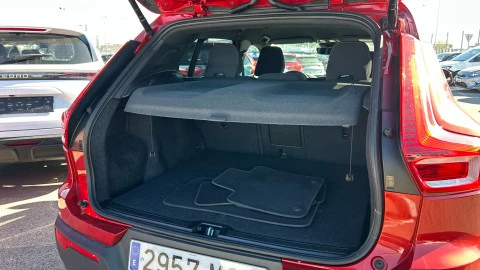 Volvo XC40 2.0 B3 G Momentum Core Auto