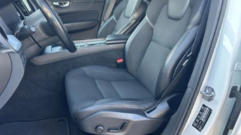 Volvo XC60 2.0 D4 Business Plus Auto