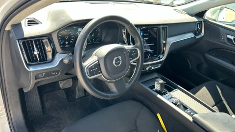 Volvo V60 2.0 B4 (G) Momentum Pro Auto