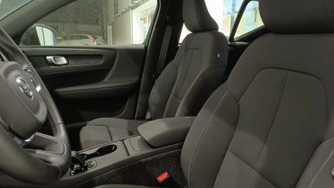 Volvo EX40 Single Core Auto