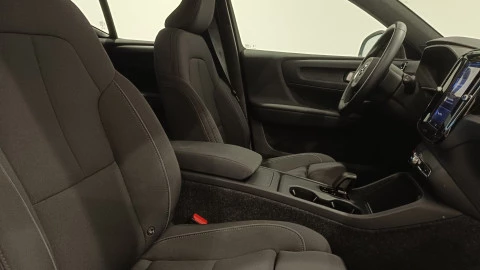 Volvo EX40 Single Core Auto