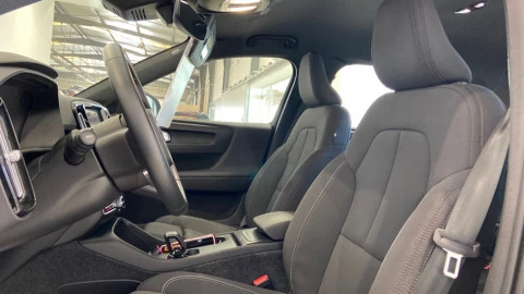 Volvo EX40 Single Core Auto