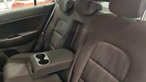 Kia Sportage 1.6 MHEV Business 100kW (136CV) 4x4