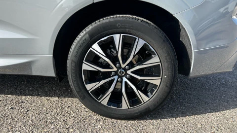 Volvo XC60 2.0 B5 G AWD Plus Dark Auto