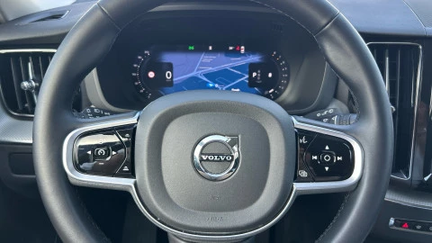 Volvo XC60 2.0 B5 G AWD Plus Dark Auto