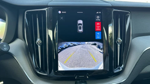 Volvo XC60 2.0 B5 G AWD Plus Dark Auto