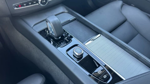 Volvo XC60 2.0 B5 G AWD Plus Dark Auto