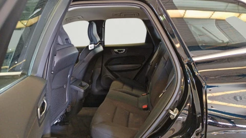 Volvo XC60 2.0 B4 D Momentum Pro Auto