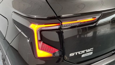 Kia Stonic 1.0 T-GDi 85kW (115CV) MHEV Concept