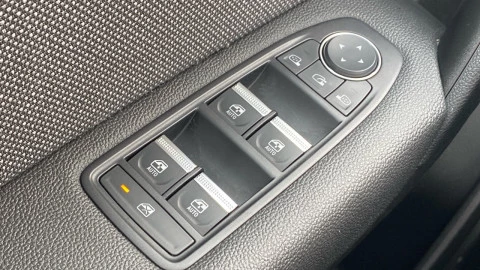 Renault Captur techno Eco-G 100cv (74 kW)