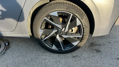 Peugeot 308 5P Allure Hybrid MHEV 145 e-DCS6