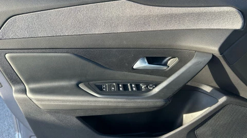 Peugeot 308 5P Allure Hybrid MHEV 145 e-DCS6