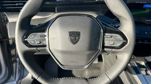 Peugeot 308 5P Allure Hybrid MHEV 145 e-DCS6